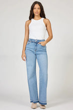 Load image into Gallery viewer, Fiona High Rise Wide Leg Raw Hem - Savannah