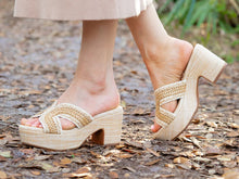 Load image into Gallery viewer, Gen Tan Raffia Sandal

