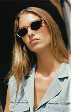 Load image into Gallery viewer, Staycation Brown Tortoise Sunglasses
