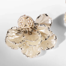 Load image into Gallery viewer, Wally Earrings
